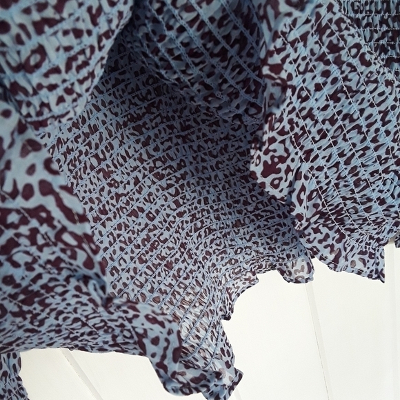 Smocked Animal Print Longsleeve Top Size 3X - Picture 9 of 11